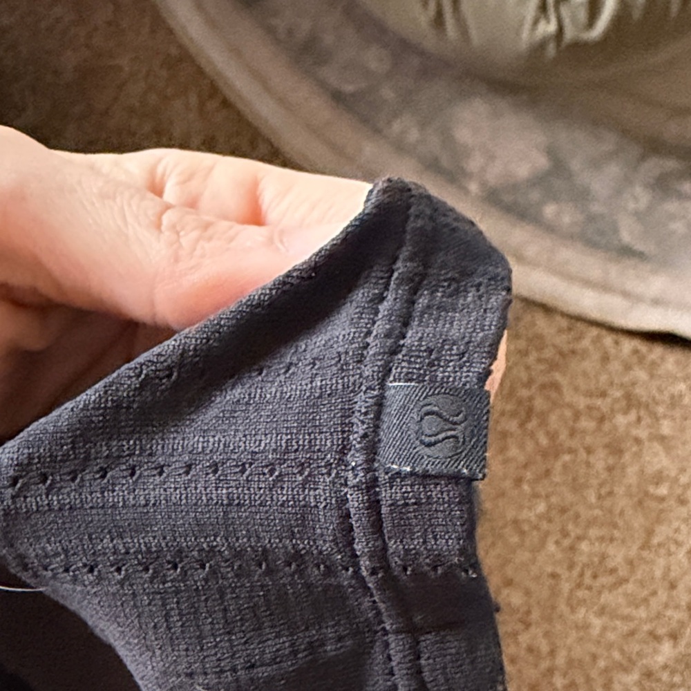 Lululemon Muscle Tank - Picture 4 of 5